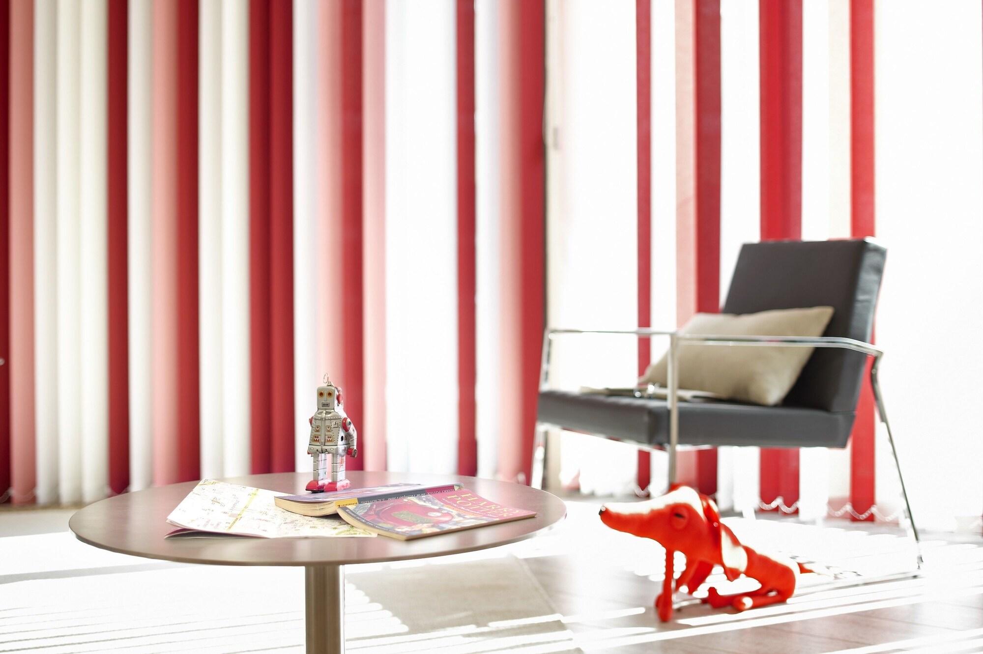 Limehome Barcelona Rector Triado Екстериор снимка
