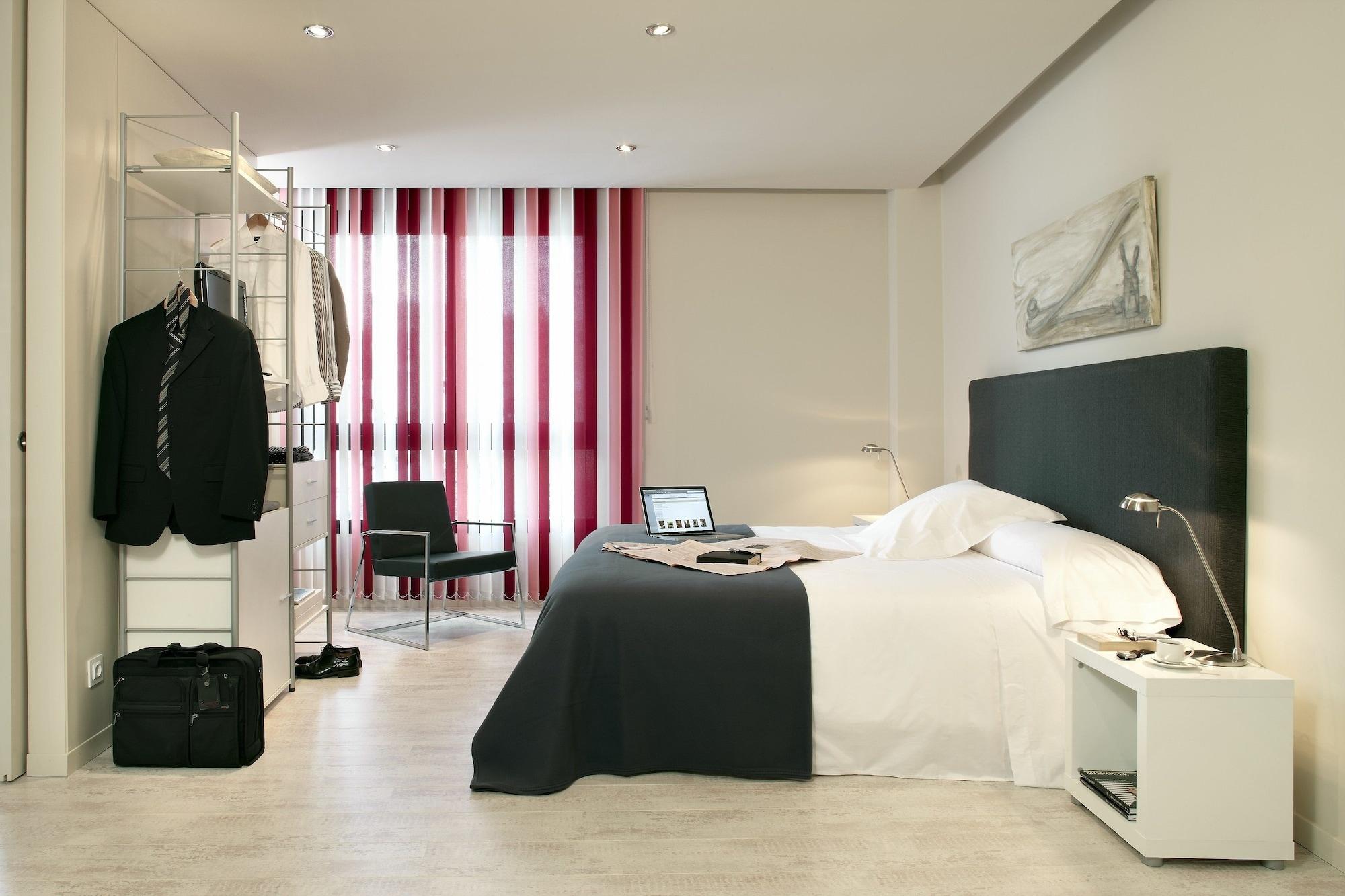 Limehome Barcelona Rector Triado Екстериор снимка