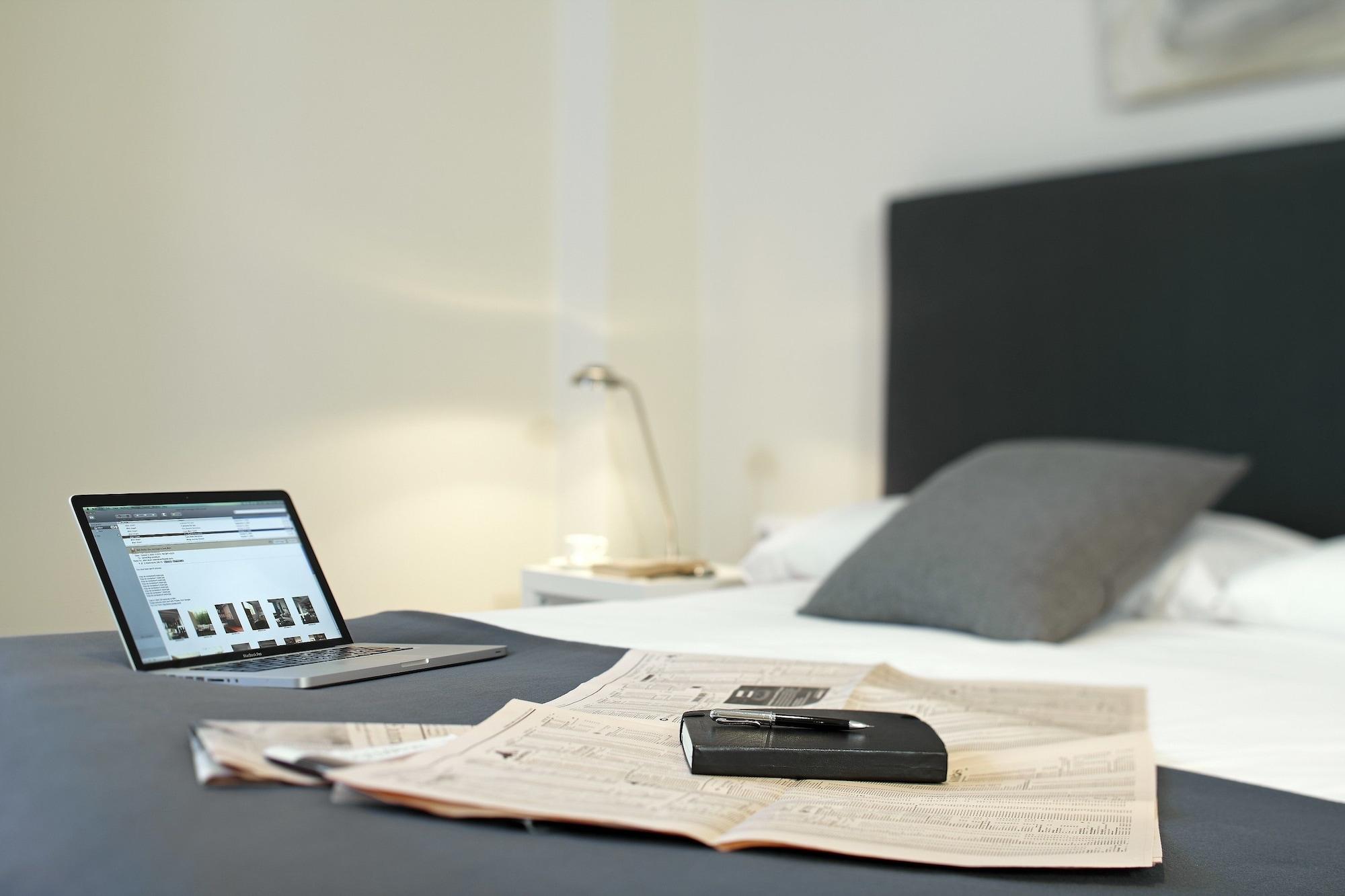 Limehome Barcelona Rector Triado Екстериор снимка