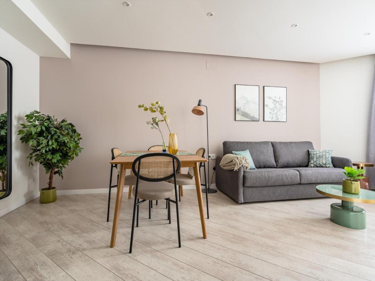 Limehome Barcelona Rector Triado Екстериор снимка