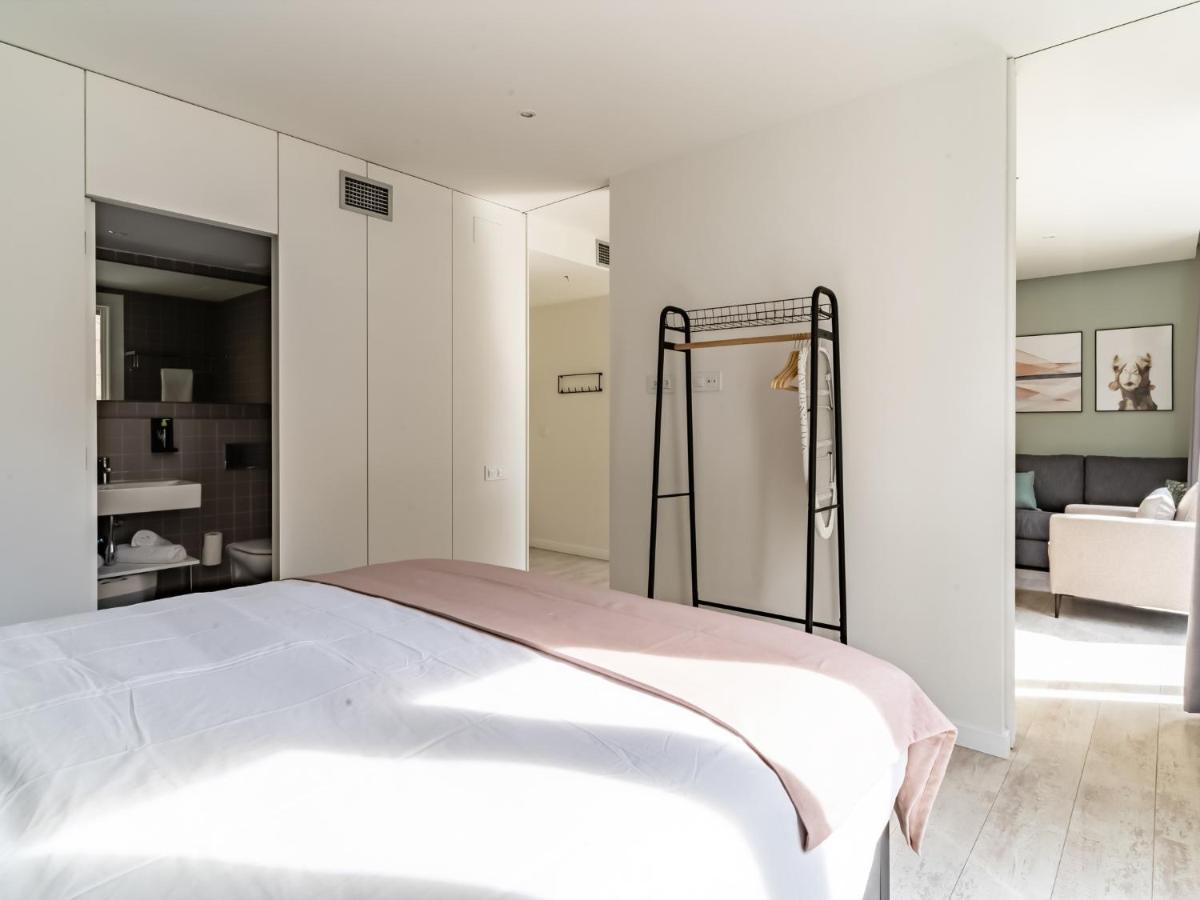 Limehome Barcelona Rector Triado Екстериор снимка