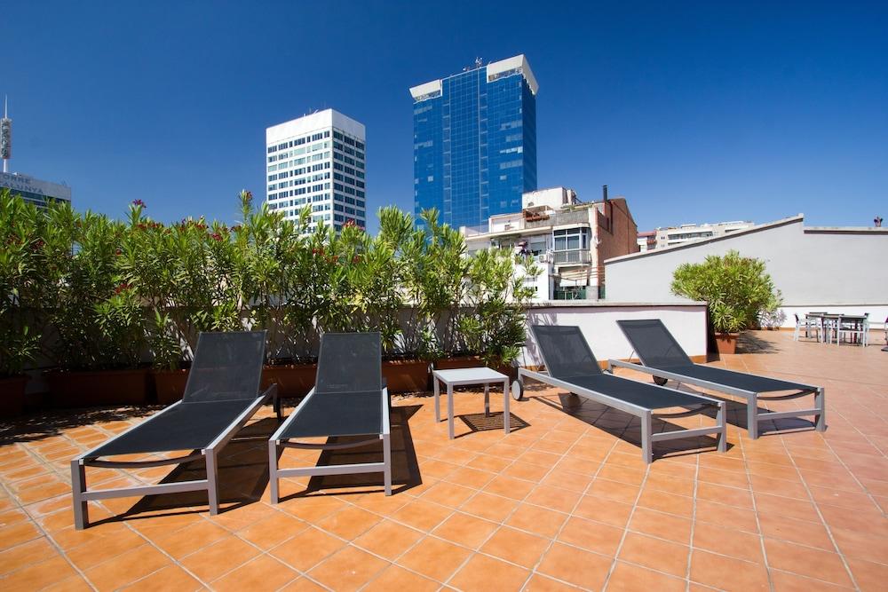 Limehome Barcelona Rector Triado Екстериор снимка