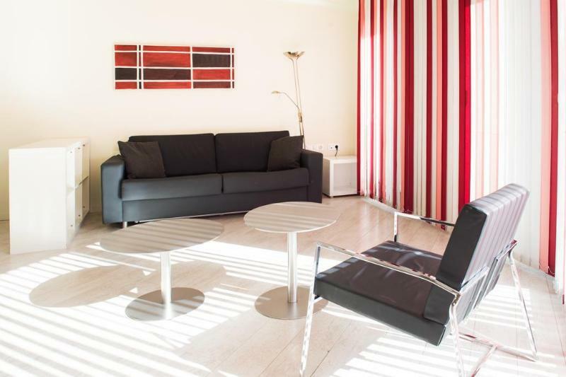 Limehome Barcelona Rector Triado Екстериор снимка